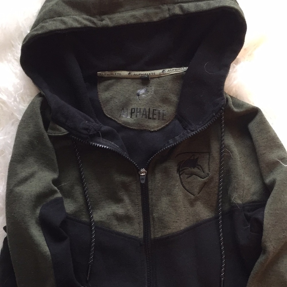 Alphalete hoodie